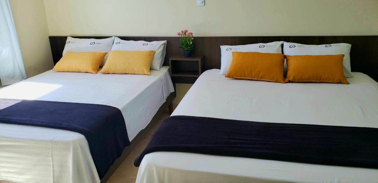 Infinity Hotel Гоянія Екстер'єр фото