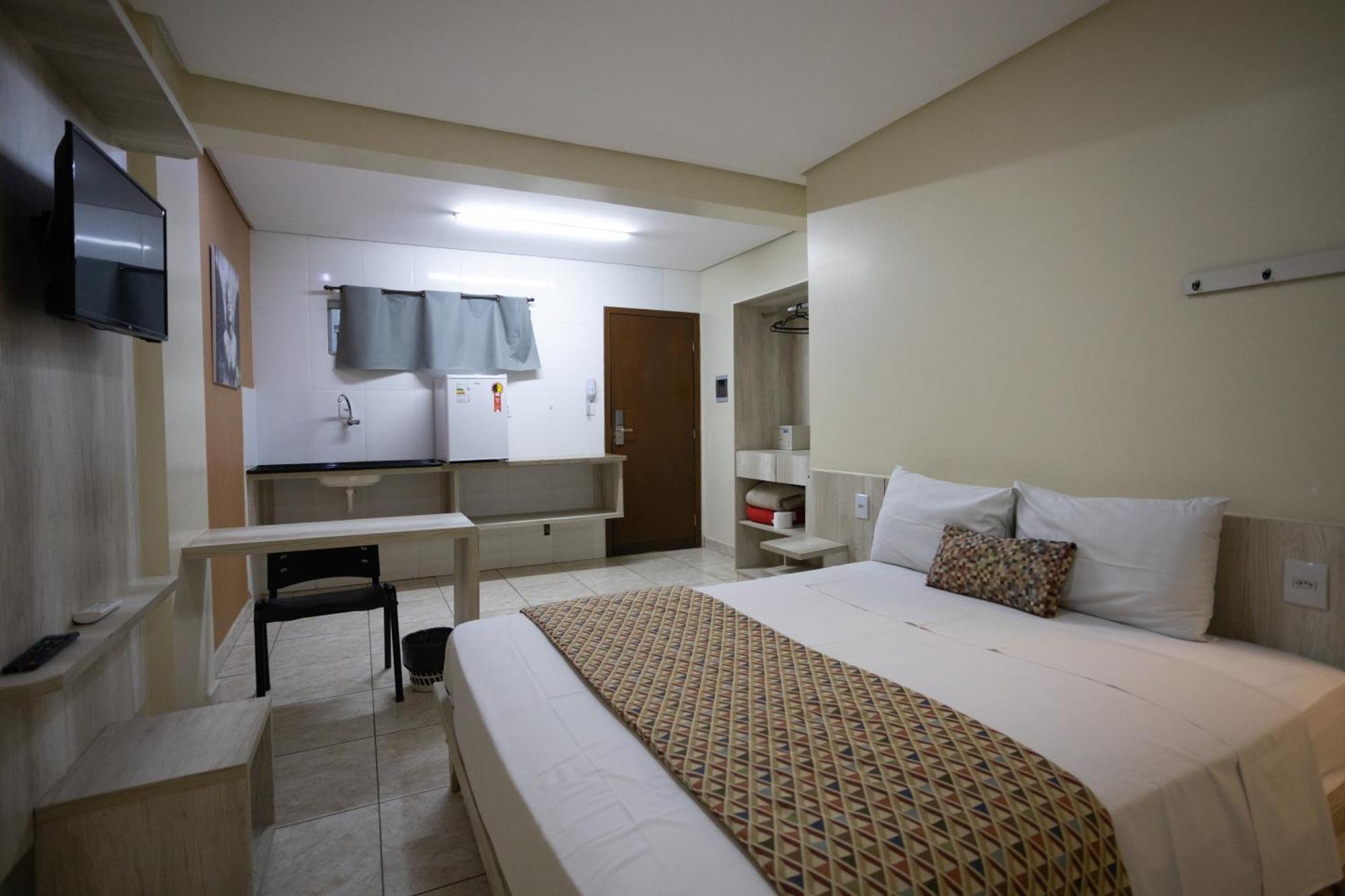 Infinity Hotel Гоянія Екстер'єр фото